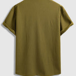 Men's textured double pocket button cargo short sleeve shirt
