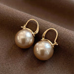 Touch of Pearls Earrings